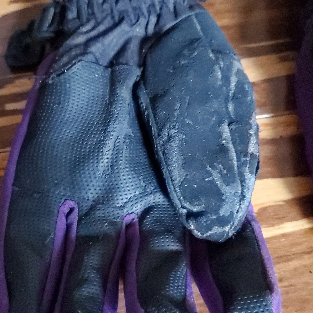 Purple gloves